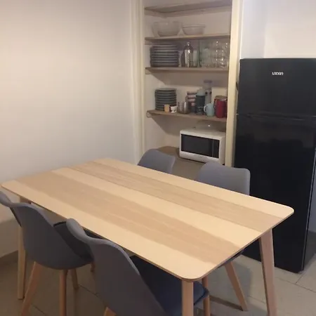 Maison 2 Etages Au Coeur De Canet-village